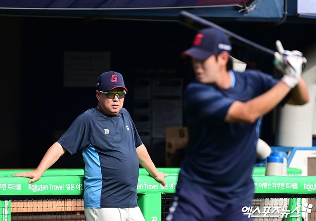김태형 감독이 이끄는 롯데 자이언츠가 23일 창원NC파크에서 열리는 2025 신한 SOL Bank KBO리그 NC 다이노스와의 팀 간 13차전에서 11연패 탈출에 도전한다.&nbsp;사진 엑스포츠뉴스 DB