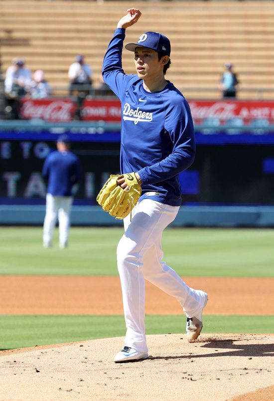 미국 메이저리그 LA 다저스의 일본인 투수 사사키 로키가 27일(한국시간) 트리플A 오클라호마시티 소속으로 세인트루이스 카디널스 산하 트리플A팀 멤피스 레드버즈를 상대로 선발등판, 3.2이닝 3실점으로 부진했다. 사진 연합뉴스