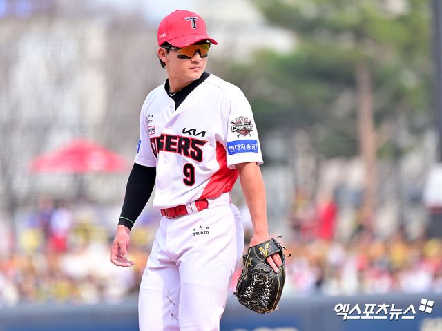 23일 오후 광주기아챔피언스필드에서 열린 '2025 신한 SOL Bank KBO리그' NC 다이노스와 KIA 타이거즈의 경기, KIA 윤도현이 9번 3루수로 선발 출전했다. 엑스포츠뉴스 DB