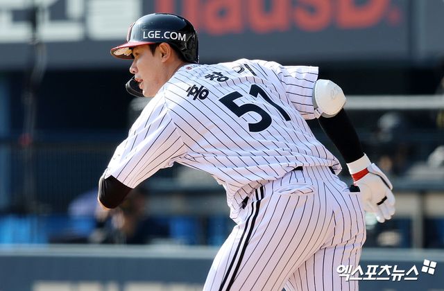 재활 중인 LG 트윈스 외야수 홍창기가 29일 서울 잠실야구장에서 열린 2025 신한 SOL Bank KBO리그 키움 히어로즈와의 팀 간 13차전에 앞서 1군 선수단에 합류, 동행 훈련을 시작한다. 사진 엑스포츠뉴스 DB