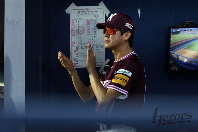 설종진 감독 대행이 이끄는 키움 히어로즈가 29일 서울 잠실야구장에서 열린 2025 신한 SOL Bank KBO리그 LG 트윈스와의 팀 간 13차전에서 승리, 6연패 탈출에 성공했다. 사진 키움 히어로즈