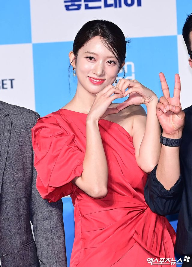 손민경, 치명적인 레드