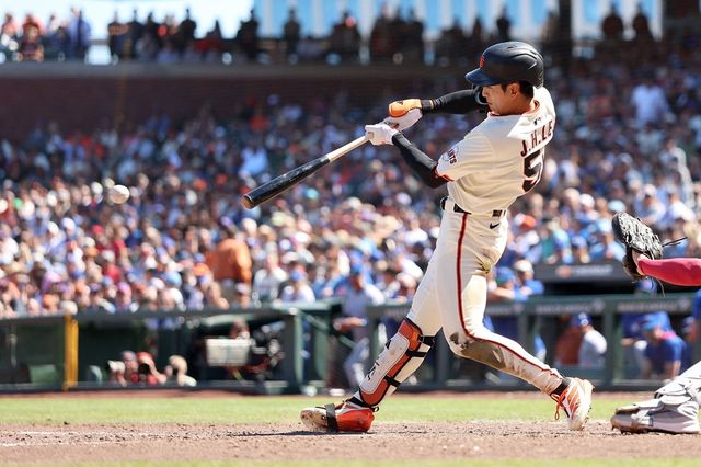 미국 메이저리그 샌프란시스코 자이언츠의 이정후가 29일(한국시간) 미국 캘리포니아주 샌프란시스코의 오라클파크에서 열린 2025 메이저리그 시카고 컵스와의 홈경기에서 빅리그 데뷔 첫 끝내기 안타를 기록, 팀 5연승을 견인했다. 사진 연합뉴스