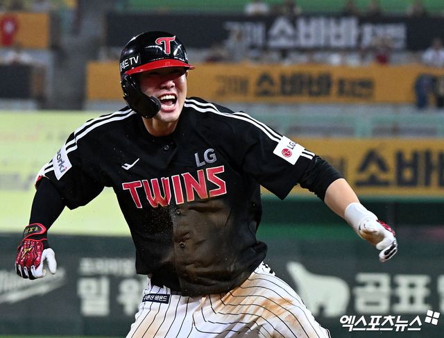 LG 트윈스 외야수 홍창기가 29일 서울 잠실야구장에서 열리는 2025 신한 SOL Bank KBO리그 키움 히어로즈와의 팀 간 13차전에 앞서 선수단에 합류, 1군 복귀 전까지 동행하면서 재활 프로그램을 소화할 예정이다. 사진 엑스포츠뉴스 DB