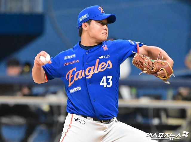 지난 8월 28일 고척 키움 히어로즈전에서 KBO리그 역대 11번째 무결점 이닝을 기록한 한화 이글스 투수 정우주. 사진 엑스포츠뉴스 DB