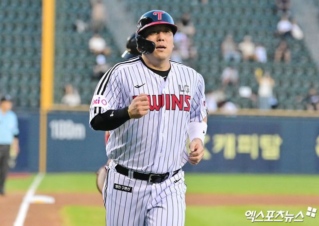 LG 트윈스 베테랑 타자 김현수가 8월까지는 외야 수비 소화 없이 대타, 지명타자 롤만 수행할 예정이다. 사진 엑스포츠뉴스 DB