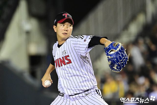 LG 트윈스 마무리 유영찬이 30일 서울 잠실야구장에서 열린 2025 신한 SOL Bank KBO리그 키움 히어로즈와의 팀 간 14차전에서 1⅓이닝 1실점 세이브를 기록했다. 사진 김한준 기자