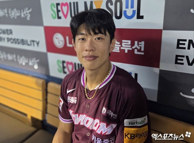 키움 히어로즈 내야수 송성문이 31일 서울 잠실야구장에서 열린 2025 신한 SOL Bank KBO리그 LG 트윈스와의 팀 간 15차전에서 4타수 2안타 2득점을 기록, 팀 승리를 이끌었다. 사진 엑스포츠뉴스