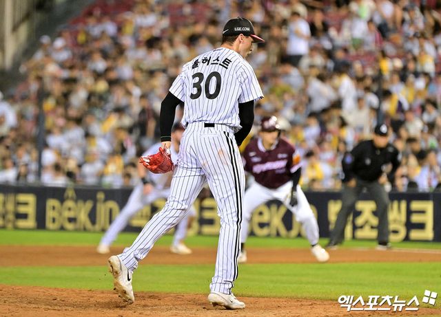LG 트윈스 외국인 투수 앤더슨 톨허스트가 30일 서울 잠실야구장에서 열린 2025 신한 SOL Bank KBO리그 키움 히어로즈와의 팀 간 14차전에 선발등판, 7이닝 1실점 비자책 호투로 팀 승리를 이끌었다. 사진 김한준 기자
