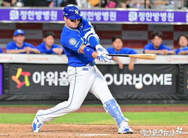 삼성 라이온즈 박병호가 올해 정규시즌 경기에 출전해 타격하고 있다. 엑스포츠뉴스 DB