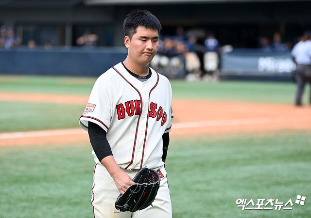 마이애미 말린스 산하 루키 레벨 마이너리그 구단에서 뛰던 심준석이 방출됐다. 미국 진출 이후 부상에 시달렸고, 올해는 제구 문제를 드러냈다. 심준석의 올해 루키리그 성적은 13경기 13⅓이닝 3패 평균자책점 10.80이다. 엑스포츠뉴스 DB