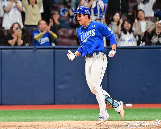 삼성 라이온즈 김영웅이 올해 정규시즌 경기에서 포효하고 있다. 엑스포츠뉴스 DB