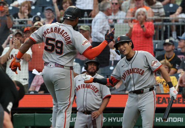 샌프란시스코 자이언츠 외야수 이정후가 6일 미국 펜실베이니아주 피츠버그의 PNC파크에서 열린 2025 미국 메이저리그(MLB) 피츠버그 파이리츠와의 원정경기에 7번타자 겸 중견수로 선발 출전해 4타수 1안타 1득점을 기록했다. 2일 뉴욕 메츠전부터 5경기 연속으로 장타를 생산하며 상승세를 이어갔다. Imagn Images 연합뉴스