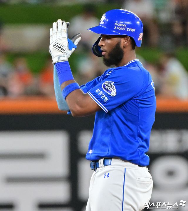 삼성 라이온즈 르윈 디아즈가 올해 정규시즌 경기에 출전해 세리머니하고 있다. 엑스포츠뉴스 DB