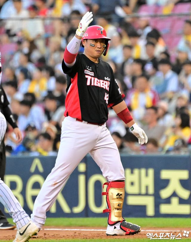 KIA 타이거즈 주전포수 김태군이 5일 부산 사직야구장에서 열린 2025 신한 SOL Bank KBO리그 롯데 자이언츠와의 팀 간 13차전에 8번타자 겸 포수로 선발출전, 결승타를 기록하고 팀 3연승을 이끌었다. 사진 엑스포츠뉴스