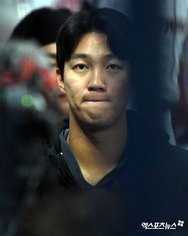 키움 히어로즈 에이스 안우진이 7일 오후 서울 세종스포츠정형외과에서 관절경을 통한 우측 어깨 오훼인대 재건술을 진행했다. 향후 회복 기간을 거쳐 재활에 돌입할 예정이다. 사진 엑스포츠뉴스 DB