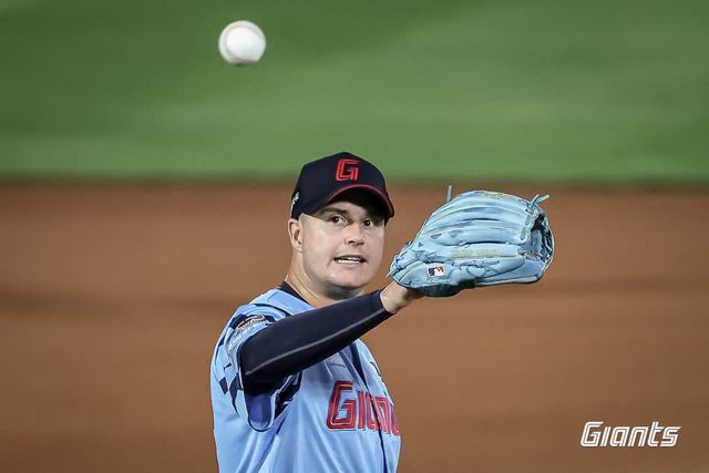 6일 KIA 타이거즈전 종료 후 롯데 자이언츠로부터 방출 통보를 받은 미국인 좌완 터커 데이비슨. 사진 롯데 자이언츠