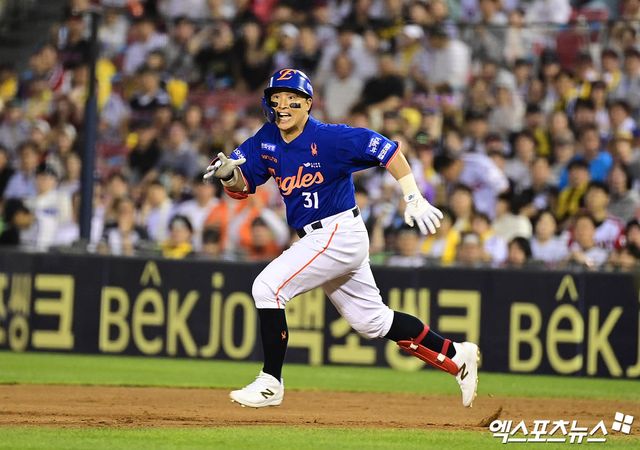 8일 오후 서울 송파구 잠실야구장에서 열린 '2025 신한 SOL Bank KBO리그' 한화 이글스와 LG 트윈스의 경기, 5회초 무사 2루 한화 손아섭이 1타점 적시타를 때려낸 뒤 상대 수비를 틈타 2루까지 진루하고 있다. 엑스포츠뉴스 잠실, 박지영 기자