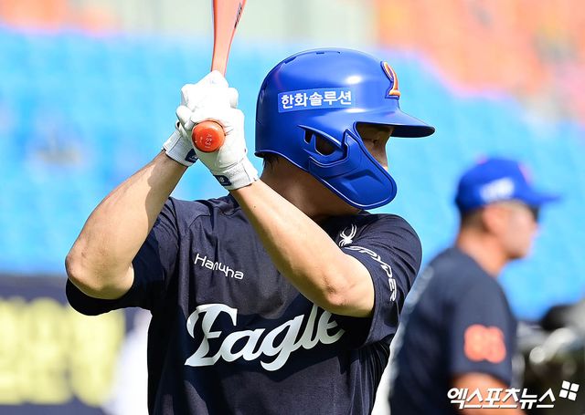8일 오후 서울 송파구 잠실야구장에서 '2025 신한 SOL Bank KBO리그' 한화 이글스와 LG 트윈스의 경기에 앞서 한화 손아섭이 타격 훈련을 하고 있다. 엑스포츠뉴스 잠실, 박지영 기자