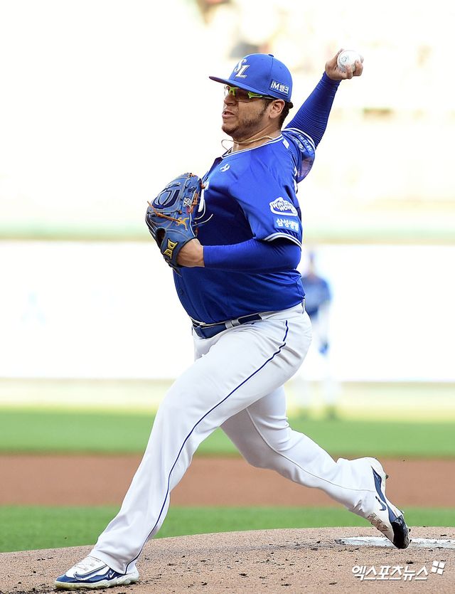 7일 오후 인천SSG랜더스필드에서 열린 '2025 신한 SOL Bank KBO리그' 삼성 라이온즈와 SSG 랜더스의 경기, 1회말 삼성 선발투수 후라도가 공을 힘차게 던지고 있다. 엑스포츠뉴스 DB