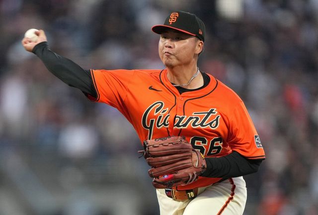 샌프란시스코 우완투수 덩카이웨이가 9일 미국 캘리포니아주 샌프란시스코의 오라클파크에서 열린 2025 미국 메이저리그(MLB) 워싱턴 내셔널스와의 홈경기에 구원 등판해 5이닝 3피안타 1볼넷 4탈삼진 무실점을 기록했다. AFP 연합뉴스