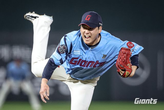 8일 오후 부산 사직야구장에서 열린 '2025 신한 SOL Bank KBO리그' SSG 랜더스와 롯데 자이언츠의 경기, SSG가 투수들의 호투에 힘입어 1:0으로 승리했다. 롯데 선발 나균안은 6이닝 3피안타 3사사구 2탈삼진 1실점을 기록했다. 롯데 자이언츠