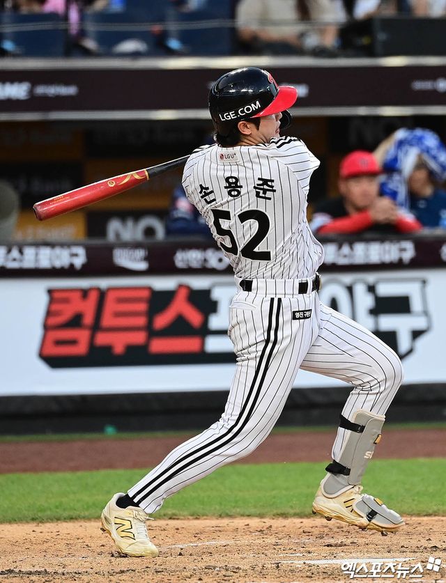 LG 트윈스는 9일 서울 잠실야구장에서 열리는 2025 신한 SOL Bank KBO리그 한화 이글스와의 홈경기를 앞두고 내야수 손용준을 1군 엔트리에서 말소, 외야수 최승민을 콜업했다. 손용준은 전날인 8일 한화전 10회말 대주자로 투입됐으나 끝내기 찬스에서 주루 미스를 범했다. 엑스포츠뉴스DB