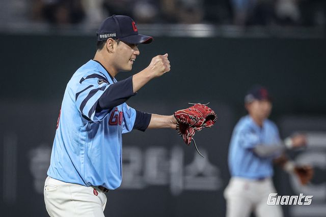 8일 오후 부산 사직야구장에서 열린 '2025 신한 SOL Bank KBO리그' SSG 랜더스와 롯데 자이언츠의 경기, SSG가 투수들의 호투에 힘입어 1:0으로 승리했다. 롯데 선발 나균안은 6이닝 3피안타 3사사구 2탈삼진 1실점을 기록했다. 롯데 자이언츠