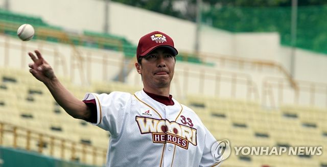 2008시즌 KBO리그 우리 히어로즈에서 뛰었던 다카쓰 신고 야쿠르트 스왈로스 감독. 사진 연합뉴스