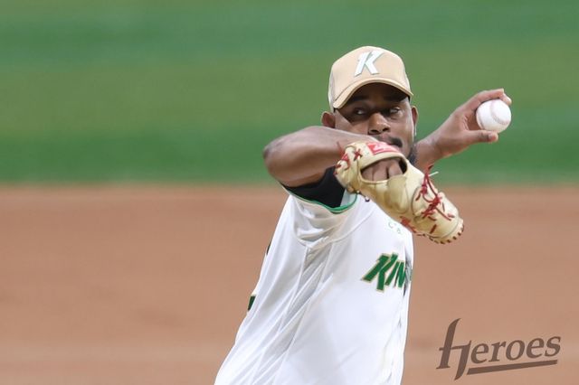 키움 히어로즈는 11일 서울 고척스카이돔에서 열린 2025 신한 SOL Bank KBO리그 NC와의 홈경기에서 4-1로 승리했다. 이날 승리로 키움은 2연승을 달성하며 시즌 전적 42승85패4무를 만들었다. 키움 히어로즈