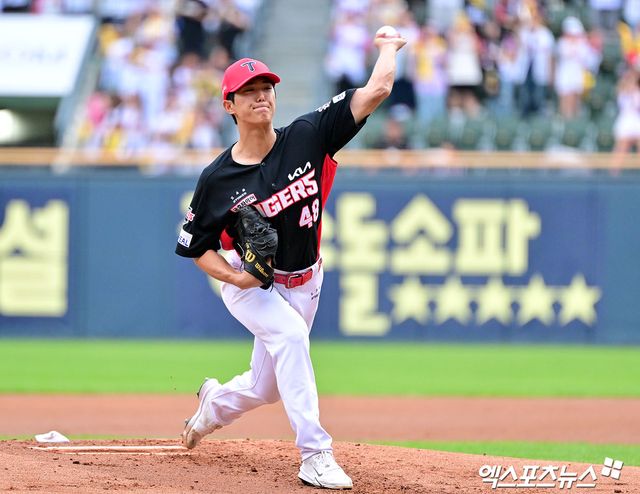 13일 오후 서울 송파구 잠실야구장에서 열린 '2025 신한 SOL Bank KBO리그' KIA 타이거즈와 LG 트윈스의 경기, 1회말 KIA 선발투수 이의리가 공을 힘차게 던지고 있다. 잠실, 김한준 기자