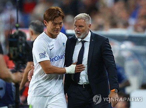 독일 유력 매체 '빌트'가 오현규를 향해 막말을 쏟아냈다. 올여름 독일 분데스리가의 슈투트가르트 이적 직전까지 갔으나 메디컬 테스트 이후 이적이 무산되며 KRC 헹크에 잔류한 오현규에 대해 '빌트'는 슈투트가르트가 위험을 감수하면서까지 그를 영입할 이유가 없다고 지적했다.&nbsp;피해를 본 쪽은 오현규와 헹크인데, 지금까지 전혀 문제가 없었던 오현규의 십자인대를 이유로 이적료를 깎으려다 실패한 슈투트가르트를 감싼 것이다. 사진 연합뉴스