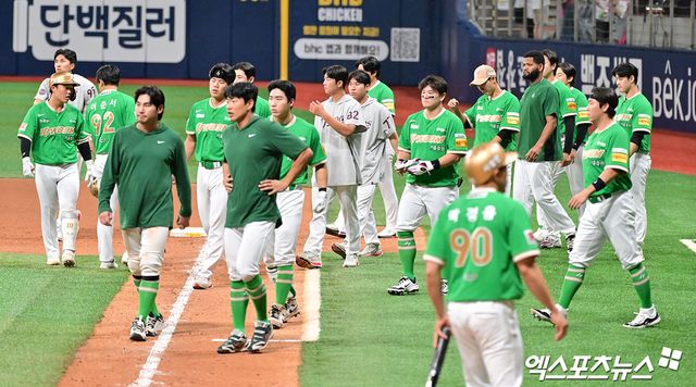 설종진 감독 대행이 이끄는 키움 히어로즈가 13일 대전 한화생명볼파크에서 열리는 2025 신한 SOL Bank KBO리그 한화와의 팀 간 14차전에서 3연승에 도전한다. 사진 엑스포츠뉴스 DB