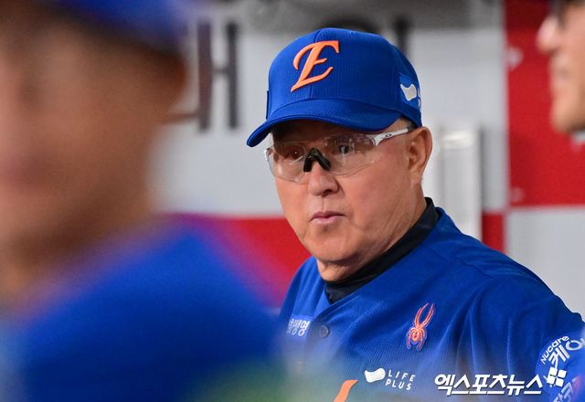 김경문 감독이 이끄는 한화 이글스가 13일 대전 한화생명볼파크에서 열린 2025 신한 SOL Bank KBO리그 키움 히어로즈와의 팀 간 14차전에서 승리, 3연승을 질주했다. 사진 엑스포츠뉴스 DB