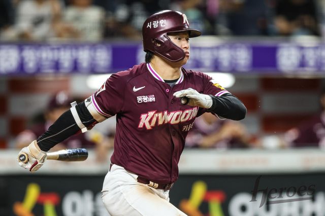 키움 히어로즈 외야수 박주홍이 14일 대전 한화생명볼파크에서 열린 2025 신한 SOL Bank KBO리그 한화 이글스와의 팀 간 15차전에서 프로 데뷔 첫 4안타를 기록했다. 사진 키움 히어로즈