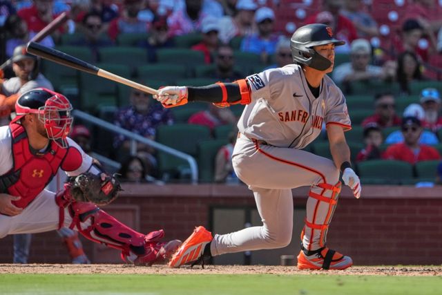 샌프란시스코 자이언츠 외야수 이정후가 16일 미국 애리조나주 피닉스의 체이스필드에서 열린 2025 미국 메이저리그(MLB) 애리조나 다이아몬드백스와의 원정경기에 1번타자 겸 중견수로 선발 출전해 3타수 무안타를 기록했다. AP 연합뉴스