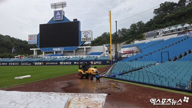 KBO는 17일 대구 삼성라이온즈파크에서 열릴 예정이었던 2025 신한 SOL Bank KBO리그 삼성과 롯데의 팀 간 15차전 취소를 결정했다. 사진 엑스포츠뉴스 대구