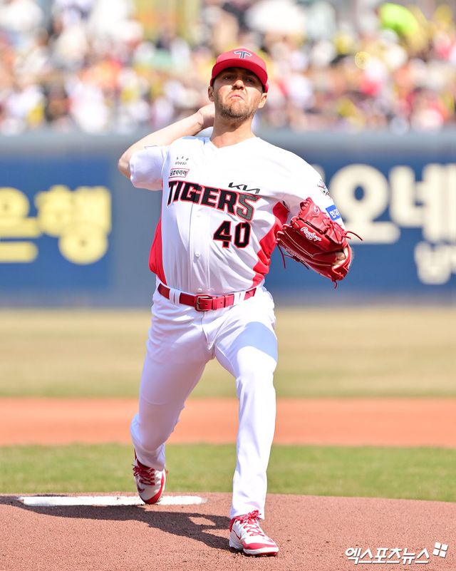 22일 오후 광주기아챔피언스필드에서 열린 '2025 신한 SOL Bank KBO리그' NC 다이노스와 KIA 타이거즈의 개막전 경기, 1회초 KIA 선발투수 네일이 공을 힘차게 던지고 있다. 엑스포츠뉴스 DB