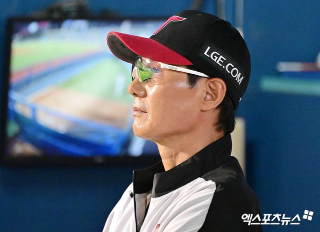 염경엽 감독이 이끄는 LG 트윈스가 2025시즌 후반기 시작 후 8월까지 28승8패1무, 승률 0.778로 호성적을 거두면서 1위 자리를 탈환했다. 사진 엑스포츠뉴스 DB