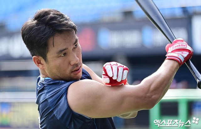 햄스트링 부상으로 지난 8월 6일부터 1군 엔트리에서 말소, 재활 중인 롯데 자이언츠 캡틴 전준우. 사진 엑스포츠뉴스 DB