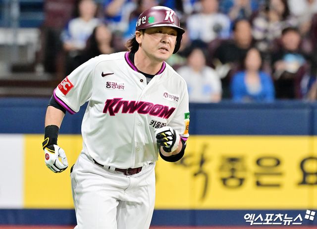 키움 히어로즈 베테랑 외야수 이형종이 23일 수원 KT 위즈전에 앞서 1군 엔트리에 등록됐다. 사진 엑스포츠뉴스 DB