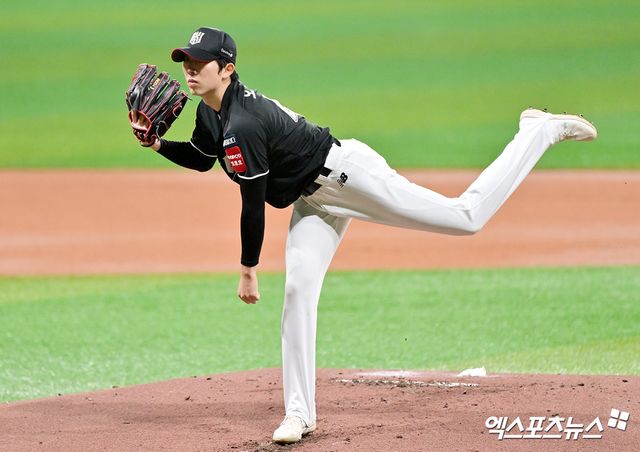 KT 위즈 오원석이 23일 수원 KT위즈파크에서 열린 2025 신한 SOL Bank KBO리그 키움 히어로즈와의 팀 간 16차전에 선발등판, 6.1이닝 무실점으로 승리투수가 됐다. 사진 엑스포츠뉴스 DB