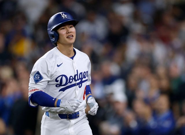 LA 다저스 김혜성이 부상 복귀 이후 부진을 겪고 있는 가운데, 다저스 브랜든 곰스 단장이 미국 현지 매체와의 인터뷰를 통해 김혜성의 운동 능력, 인성, 태도를 높이 평가했다. AFP 연합뉴스