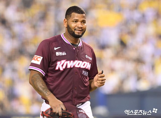 키움 히어로즈 에이스 라울 알칸타라가 오는 30일 SSG 랜더스와의 2025시즌 소속팀 페넌트레이스 최종전 선발투수로 낙점됐다. 사진 엑스포츠뉴스 DB