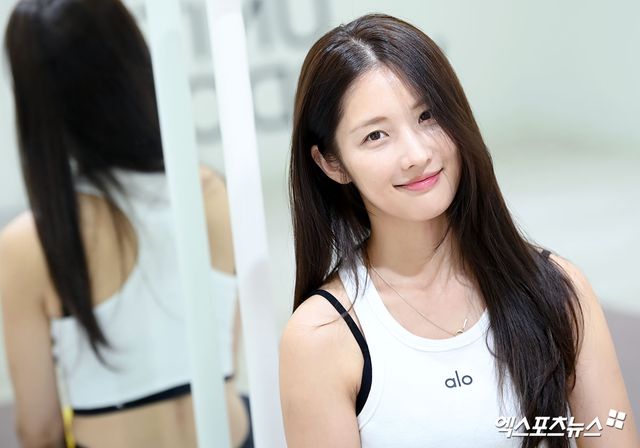 바레 스퀘어에서 촬영한 남지현 사진