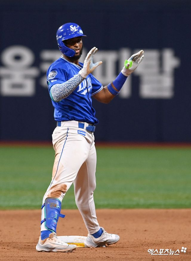 삼성 라이온즈 외국인 타자 르윈 디아즈가 28일 서울 고척스카이돔에서 열린 2025 신한 SOL Bank KBO리그 키움 히어로즈와의 팀 간 16차전에서 3안타 2타점을 기록, 팀 승리를 이끌었다. 사진 고아라 기자