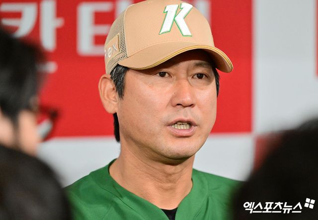 키움 히어로즈가 28일 설종진 현 1군 감독 대행과 계약기간 2년, 총액 6억원에 정식 감독 계약을 체결했다고 밝혔다. 사진 엑스포츠뉴스 DB