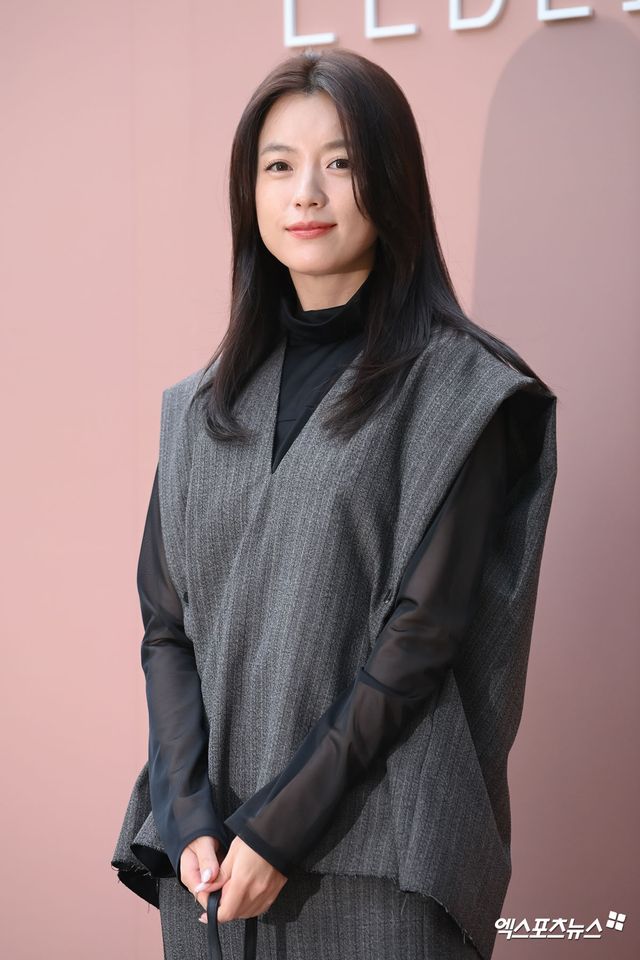 단아하고 차분한 매력