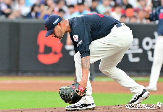 롯데 자이언츠 외국인 투수 빈스 벨라스케즈가 지난 8월 KBO리그 데뷔 후 5경기에서 1승4패 평균자책점 8.87로 부진에 빠졌다. 사진 엑스포츠뉴스 DB
