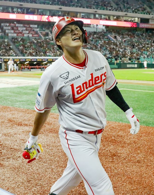 SSG 랜더스 외야수 류효승이 지난 8월 16일 1군 엔트리 등록 후 13경기 타율 0.370(46타수 17안타) 4홈런 8타점으로 뛰어난 활약을 펼치고 있다. 사진 SSG 랜더스 제공